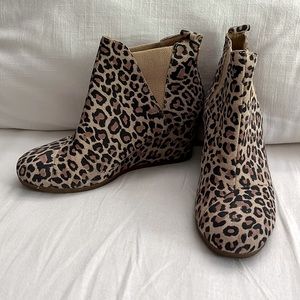 Women’s Size 8 Tom’s booties.  Leopard print, gently used.